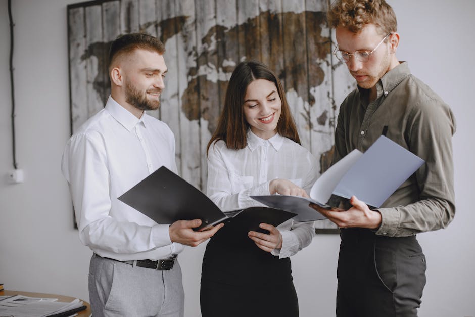 Команда просматривает данные CRM-системы